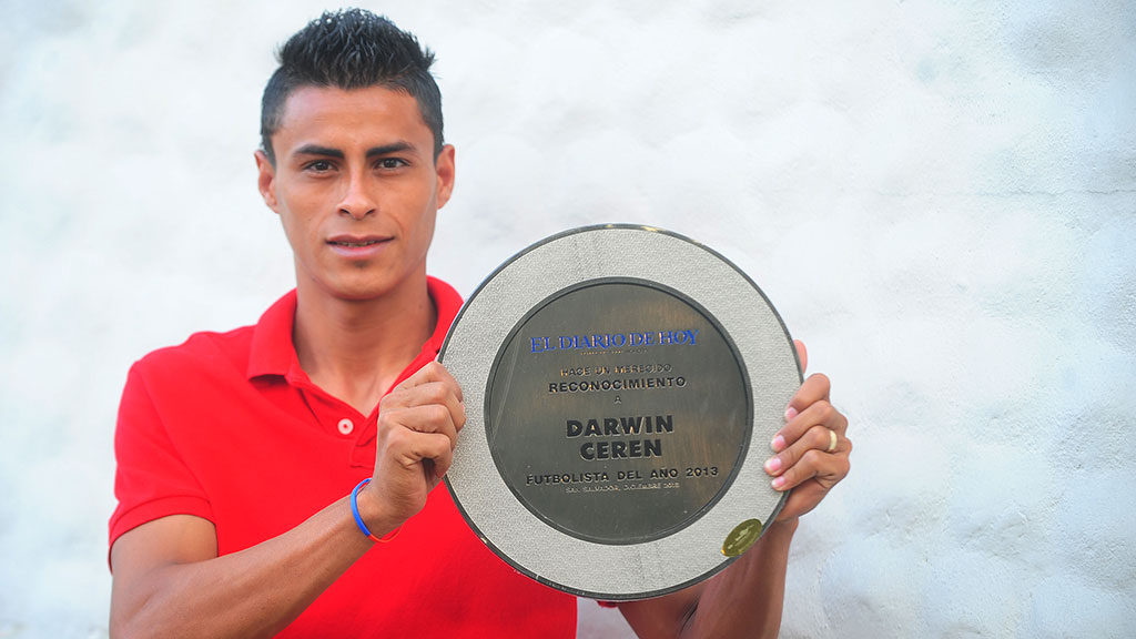 Futbolista del Año por la sección deportiva de El Diario de Hoy