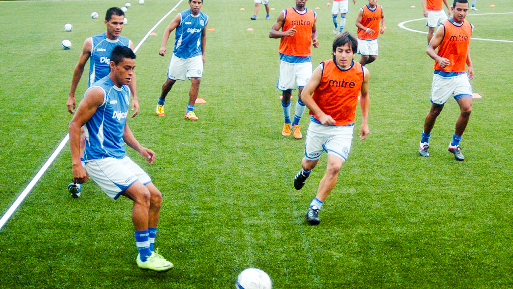 Primeros pasos de Darwin Cerén con la Selecta